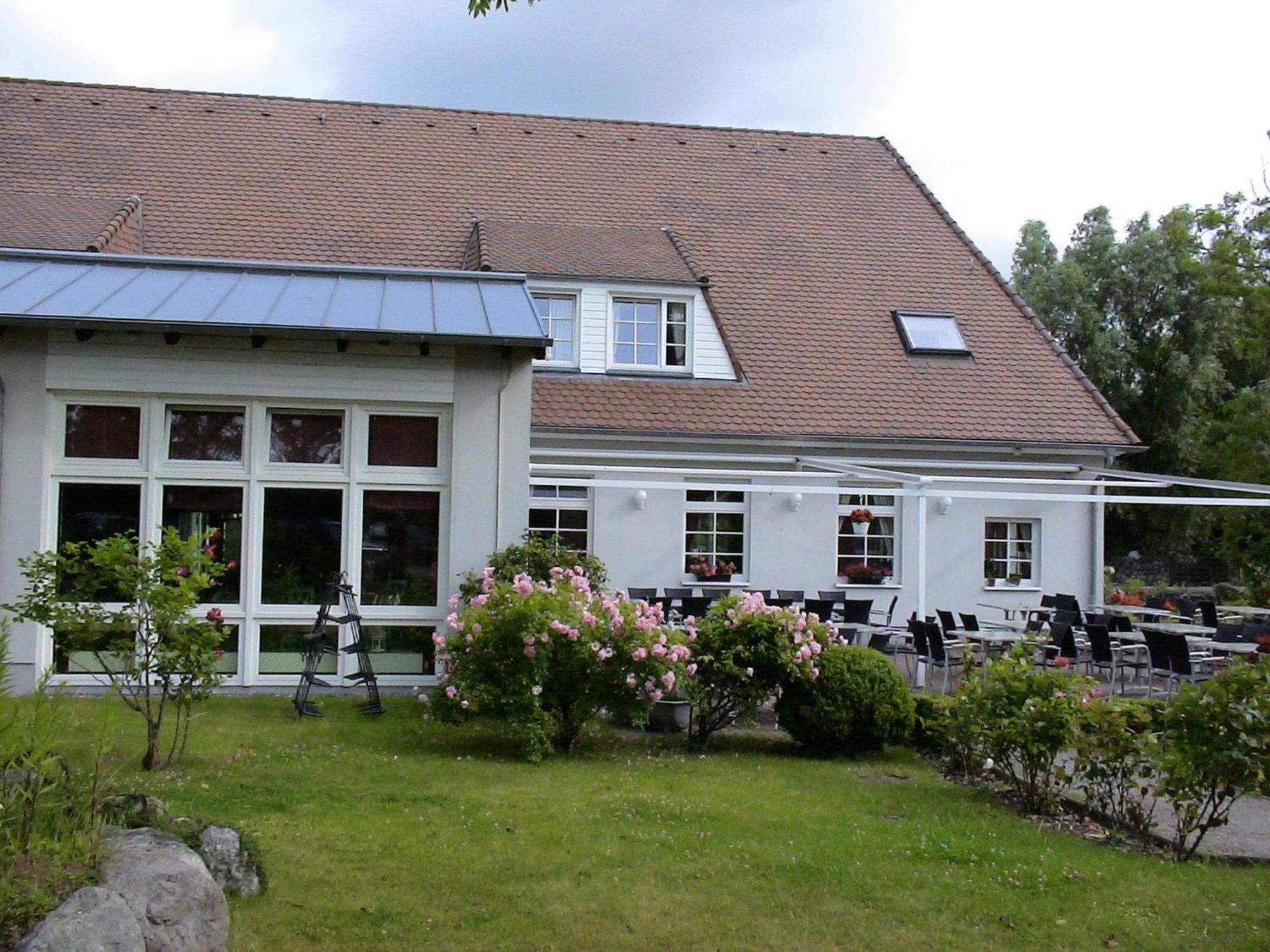 Hotel Alt Wittower Krug Wiek auf Ruegen Exterior photo
