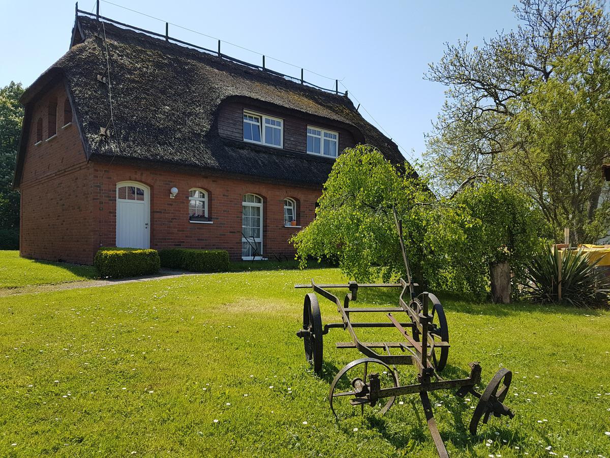 Hotel Alt Wittower Krug Wiek auf Ruegen Exterior photo